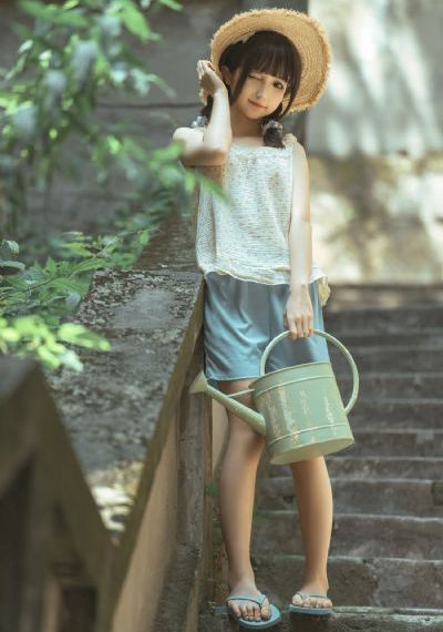 欧美女王踩踏男奴_吉吉电影在线观看