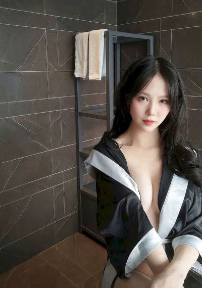 欧美三人同台_国产剧完整视频观看
