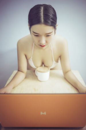 正在播放欧美_HD免费观看