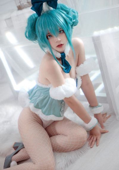 欧美十八岁长发女_高清免费观看电视剧